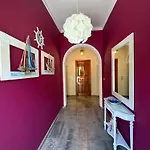 Cornelia Apartment